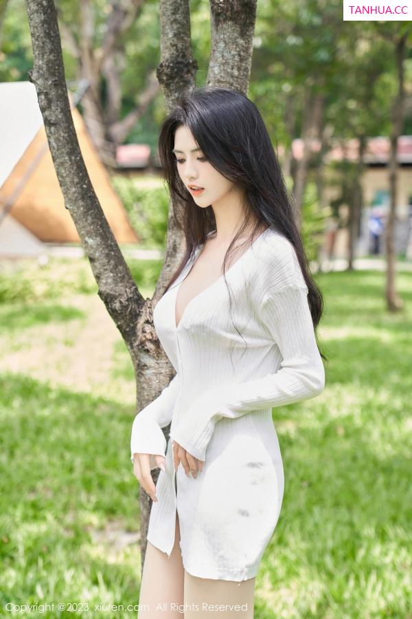李浅浅  [XiuRen]高清写真图 2023.07.31 No.7162 浅浅Danny 户外美腿第18张图片
